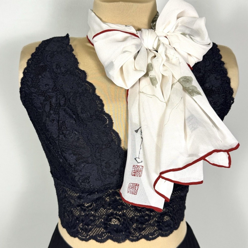 Museum Fine Arts Boston‎ Exclusive Hand-Rolled Silk Scarf Japanese Calligraphy